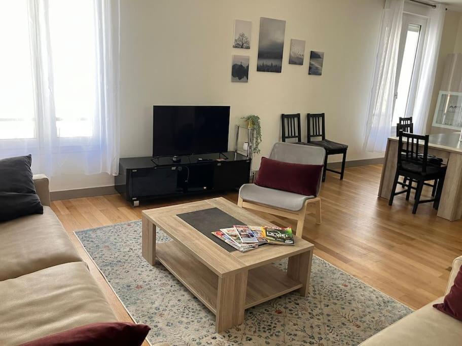 Appartement Spacieux En Centre Ville Vendôme Eksteriør bilde